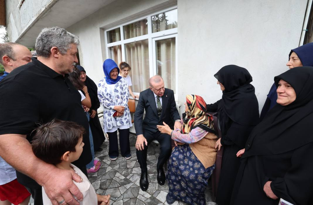 Erdoğan memleketi Güneysu'da: Komşularını ziyaret etti - Resim: 8